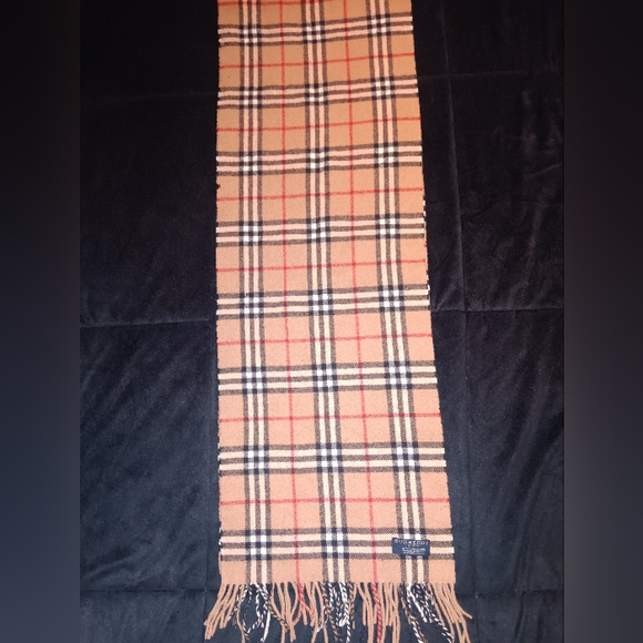 BURBERRY SCARF 🧣 - Picture 4 of 8